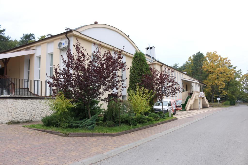 Hotel Lachowka Krepiec エクステリア 写真